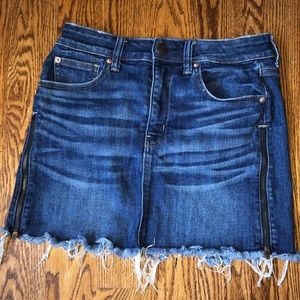 AMERICAN EAGLE high rise Nini jean skirt size 6